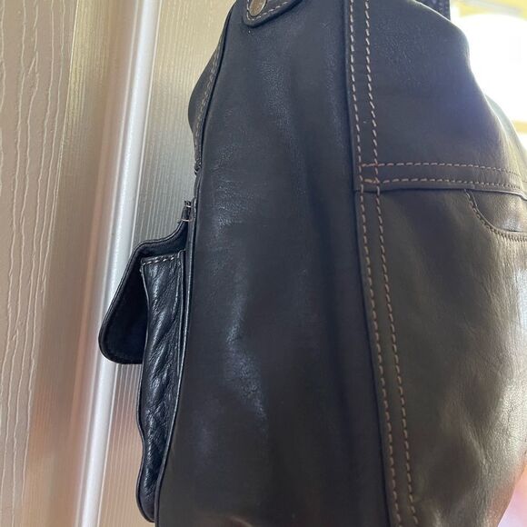 Fossil black soft leather shoulder with antique tone hardwares adjustabl… - Picture 9 of 16